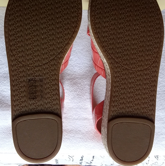 "New' Michael Kors Abbott Sandals - Picture 9 of 16